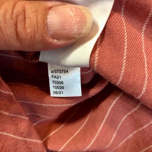 Loft Women’s Button Down Long Sleeve Blouse Pink White Size Small - Picture 10 of 10